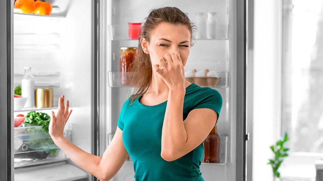 Неприємний запах із холодильника