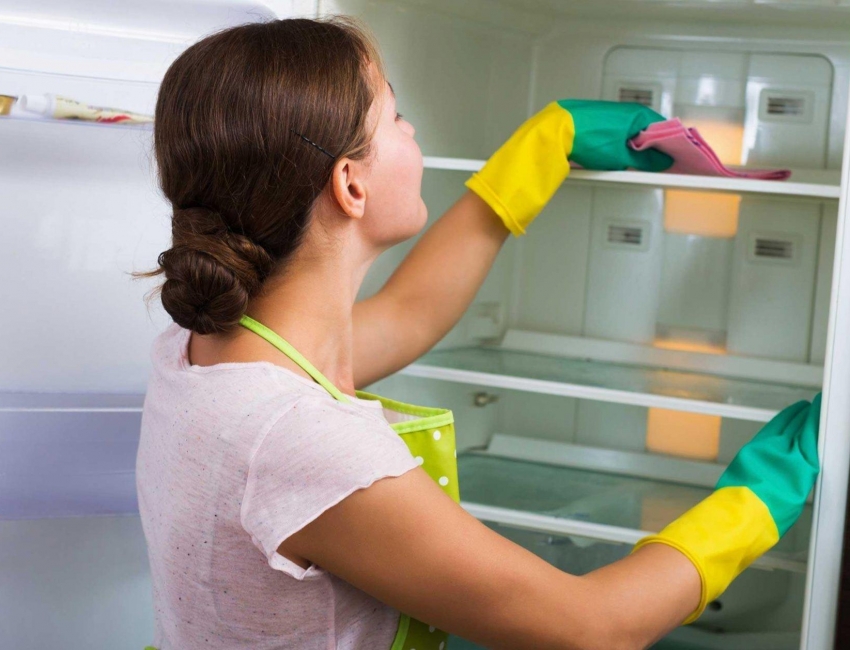 Що заборонено зберігати у холодильнику