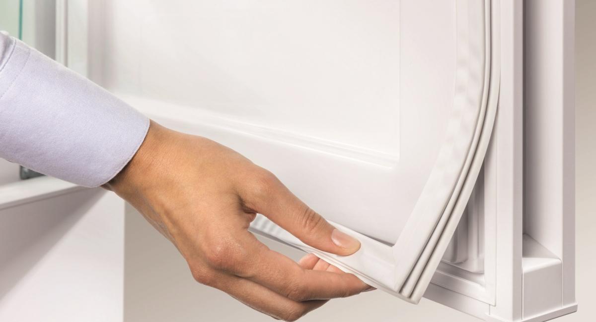 Резинка холодильника не плотно прилегает: что делать?